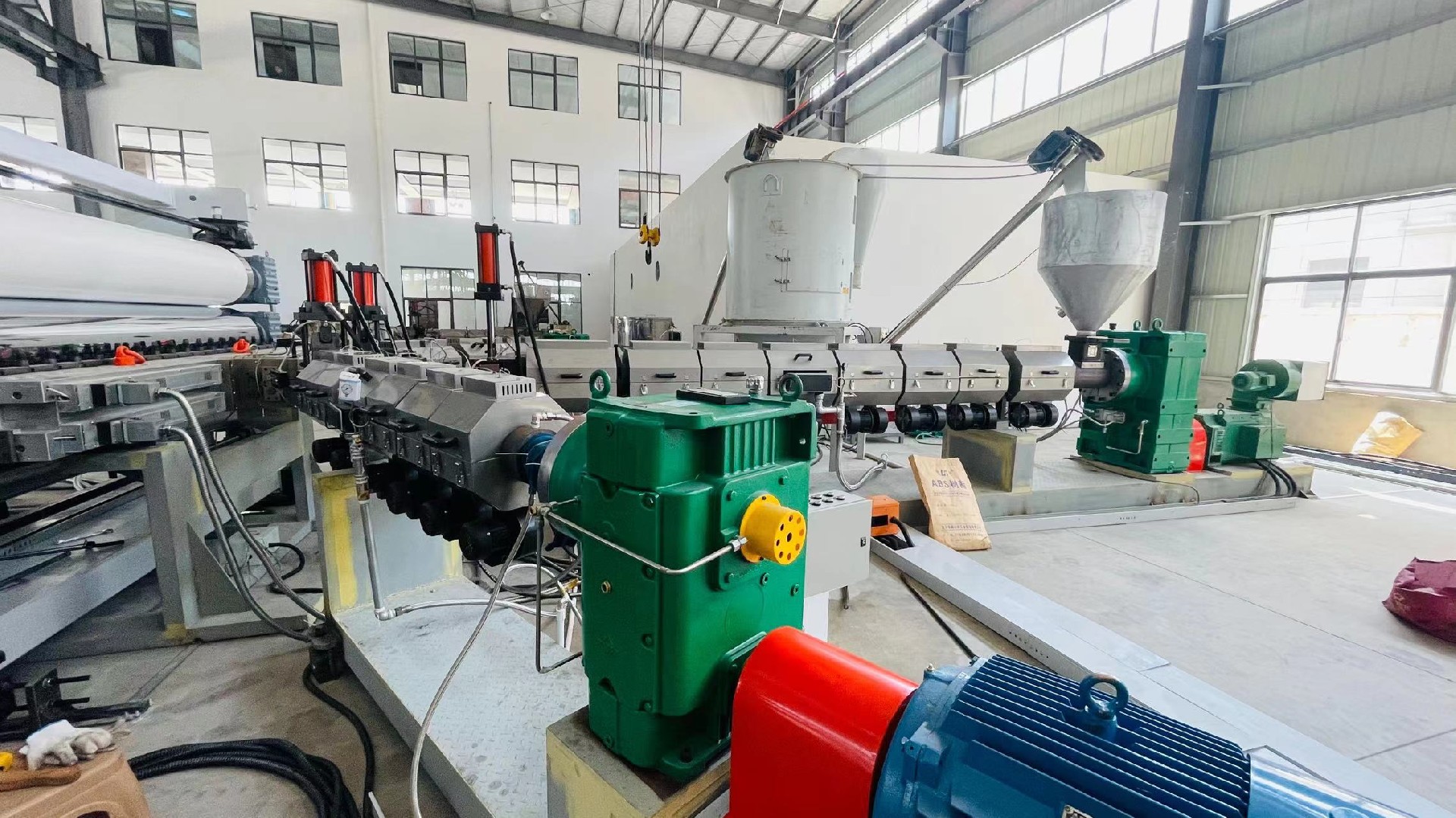 1655105514127735.jpg 生產(chǎn)車間.jpg